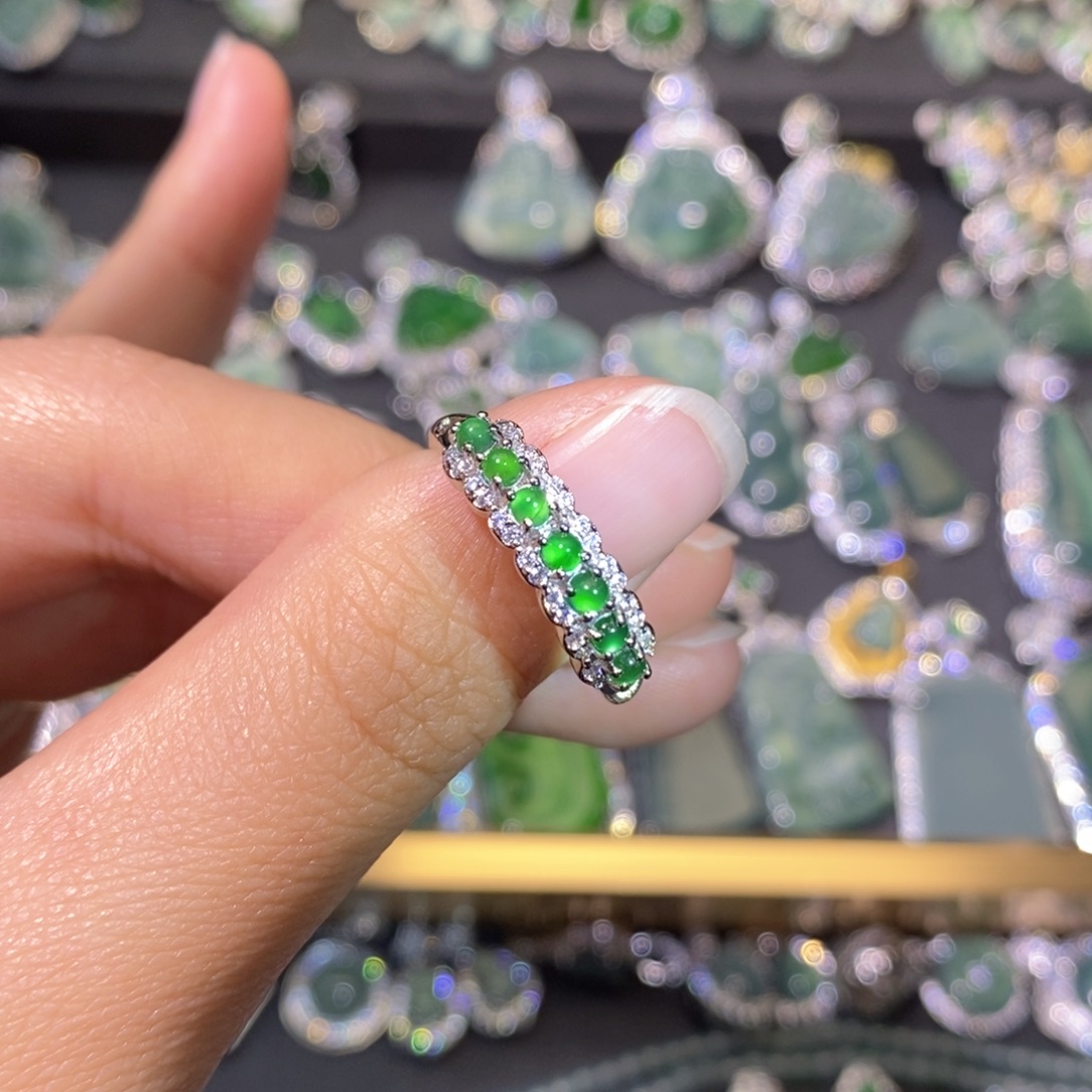 翡翠未镶嵌颈饰天然