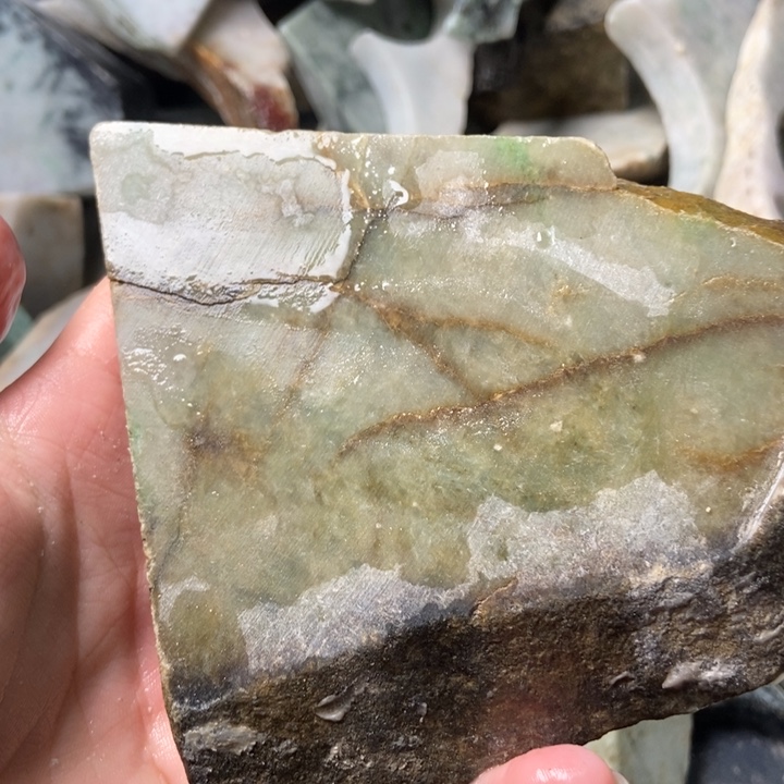 翡翠颈饰未镶嵌天然翡翠