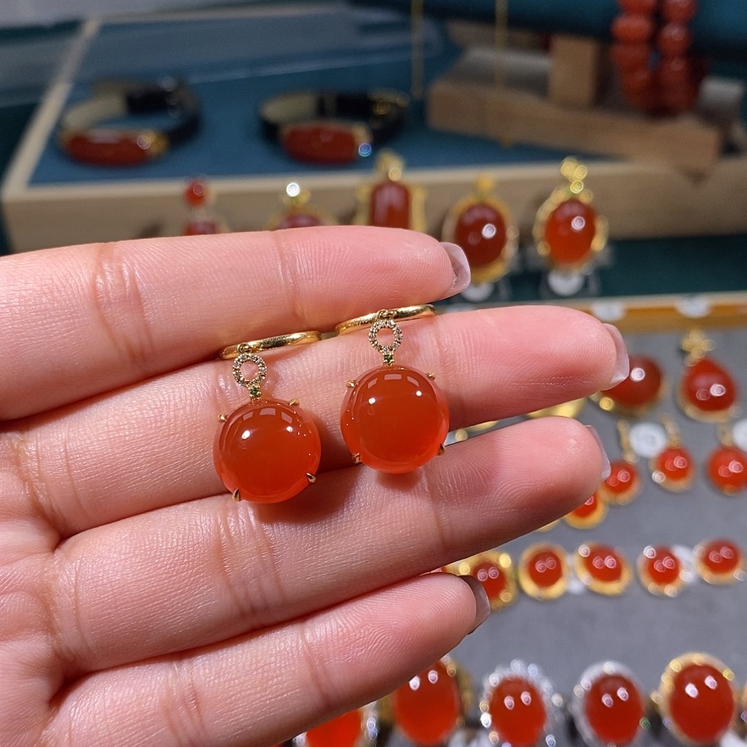 南红玛瑙耳饰18K金镶嵌平**生