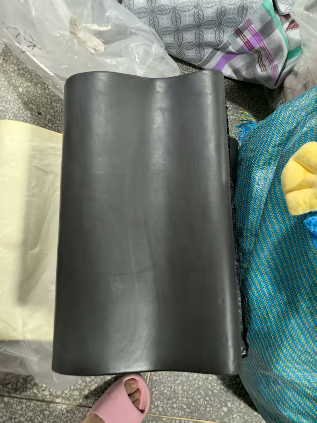 《厚广家》3楼50×32×11黑色系记忆海绵枕 发1个 瑕疵款