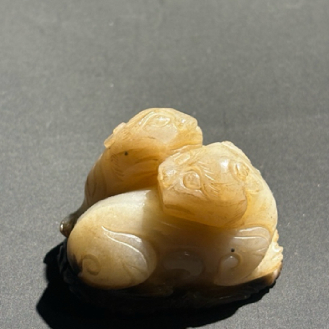 库出/明/和田玉卷云纹子母兽/121719661