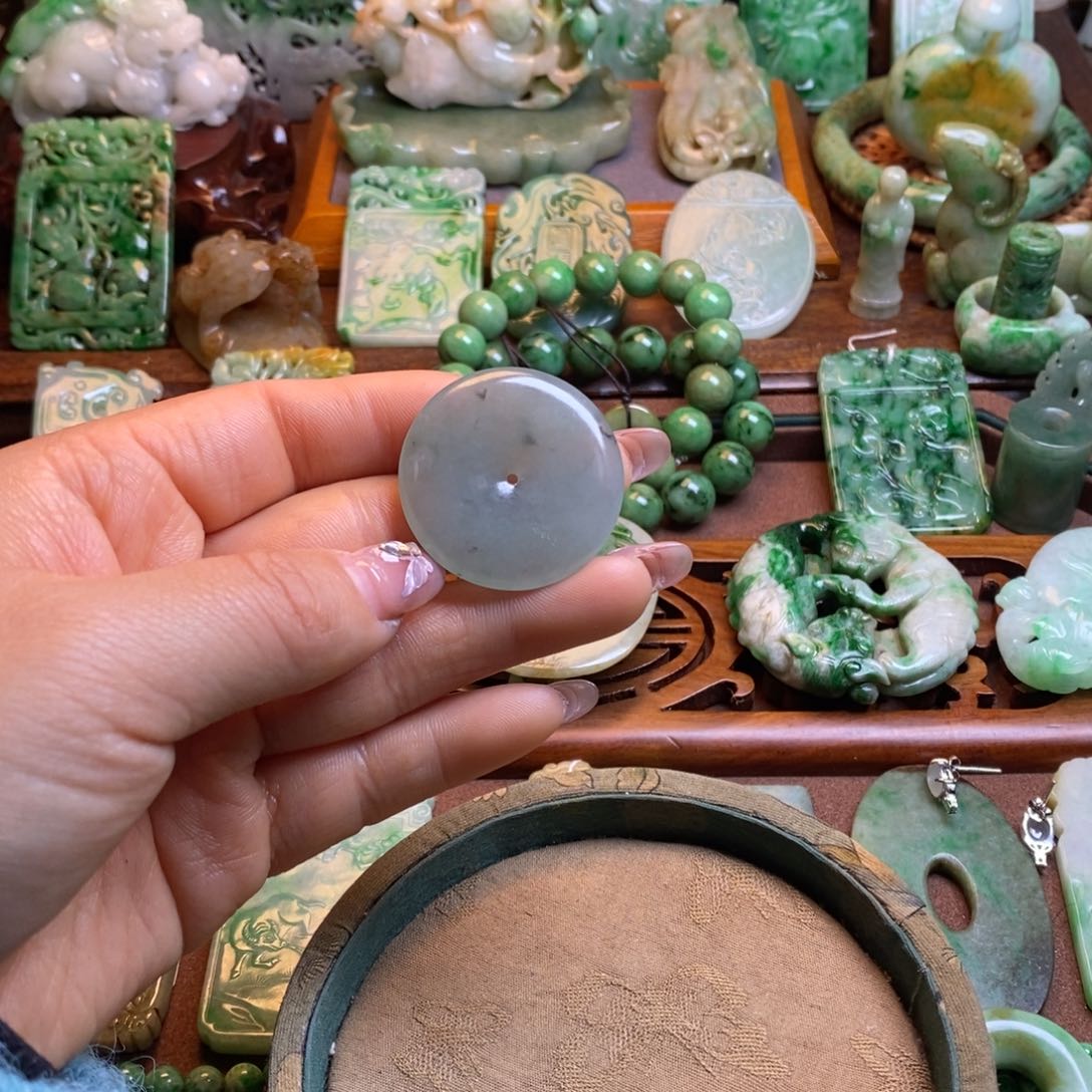 翡翠挂件未镶嵌龙*