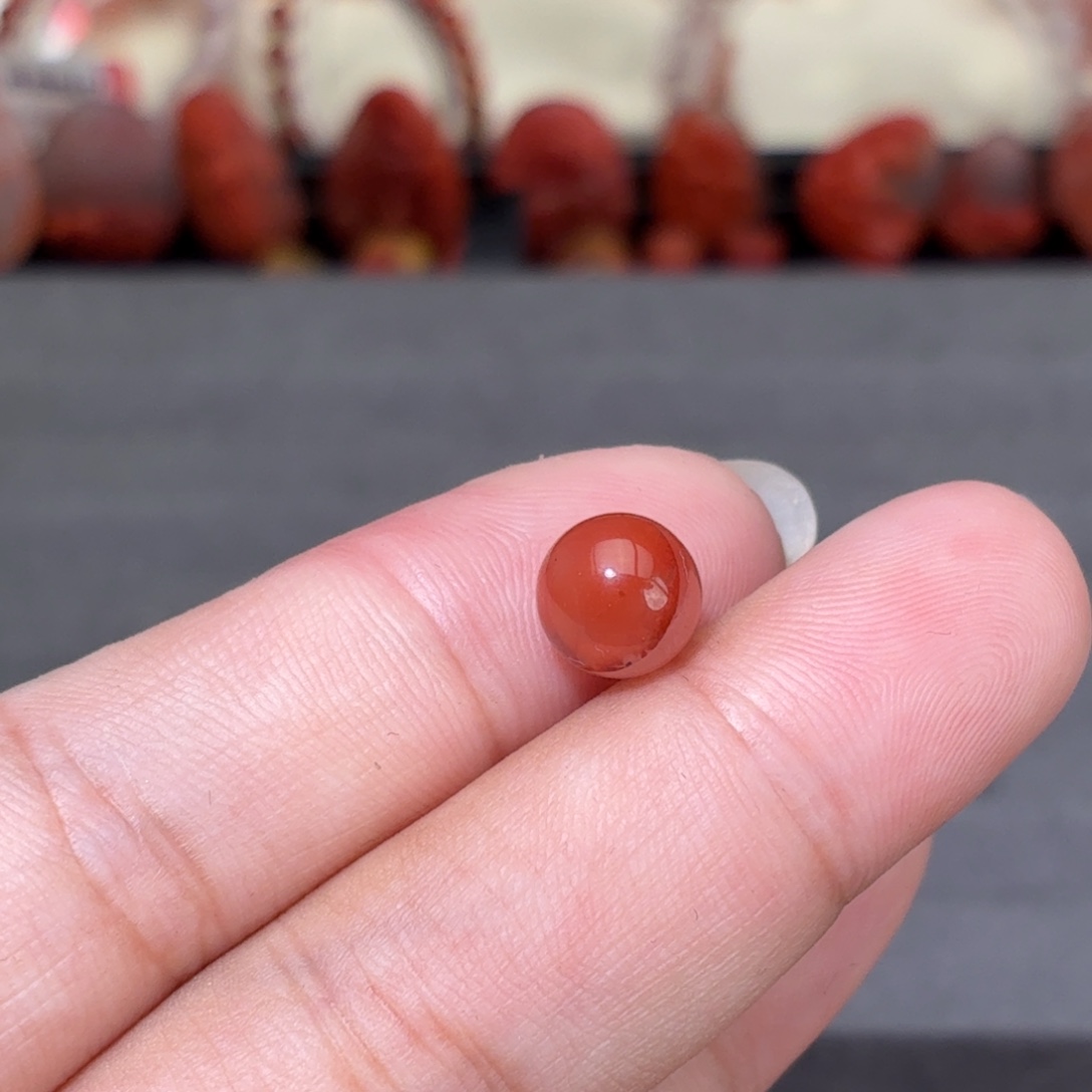 任***妤南红玛瑙未镶嵌颈饰8咪单珠