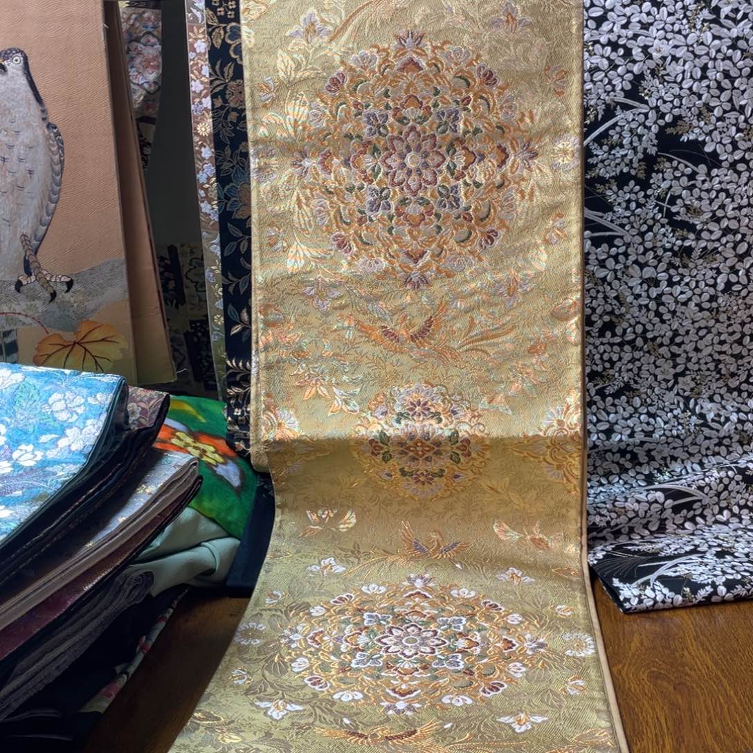织绣全通箔彩金柔软
