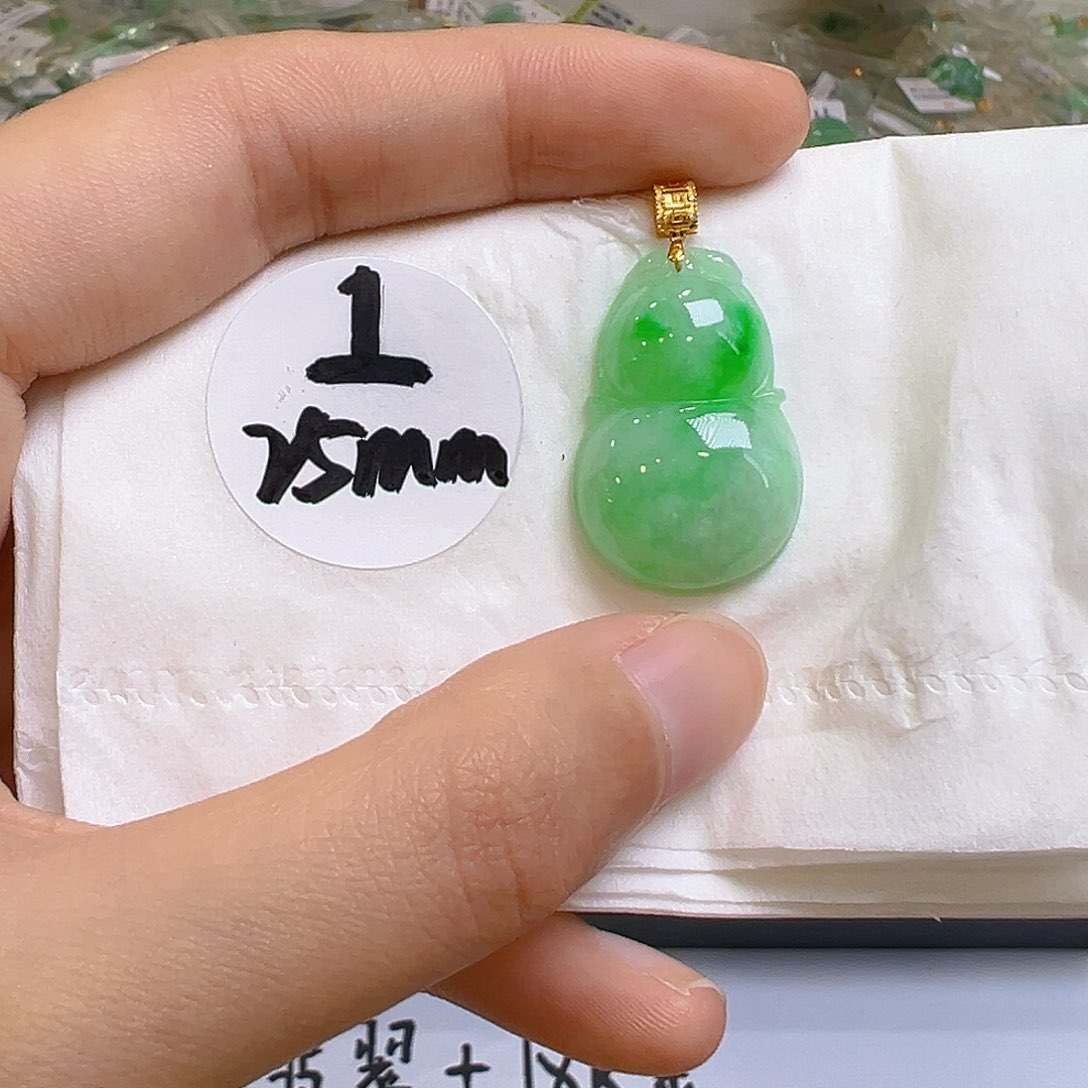 翡翠18K金镶嵌颈饰翡翠