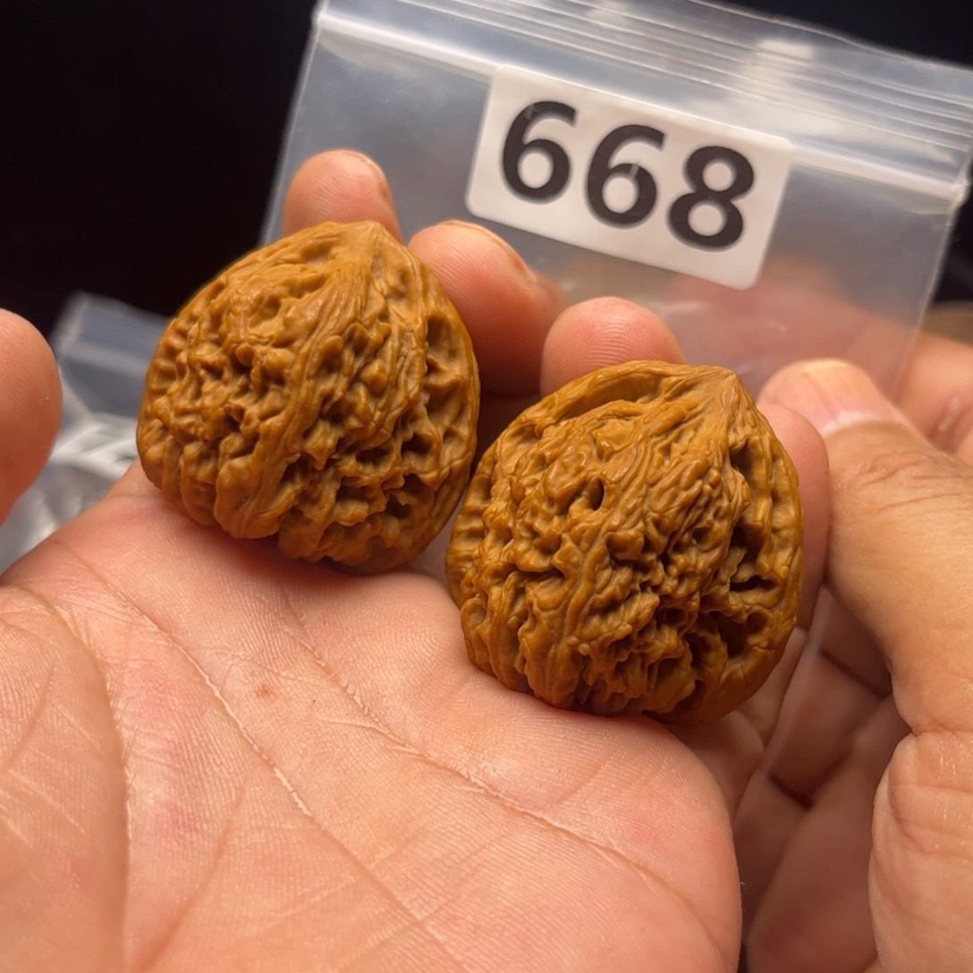 吊坠文玩核桃三角疆38