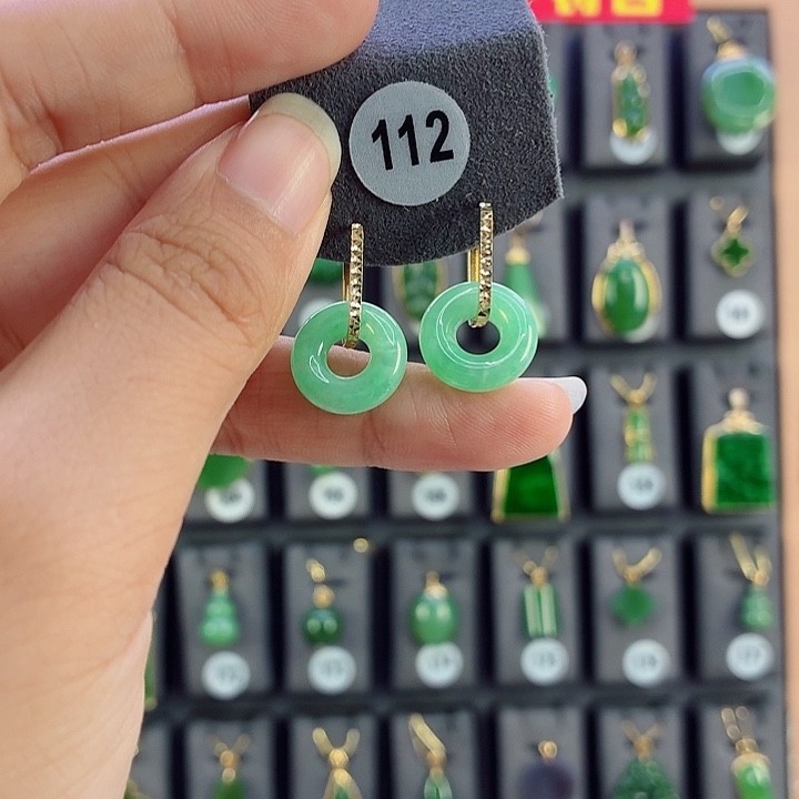 翡翠18K金镶嵌耳饰