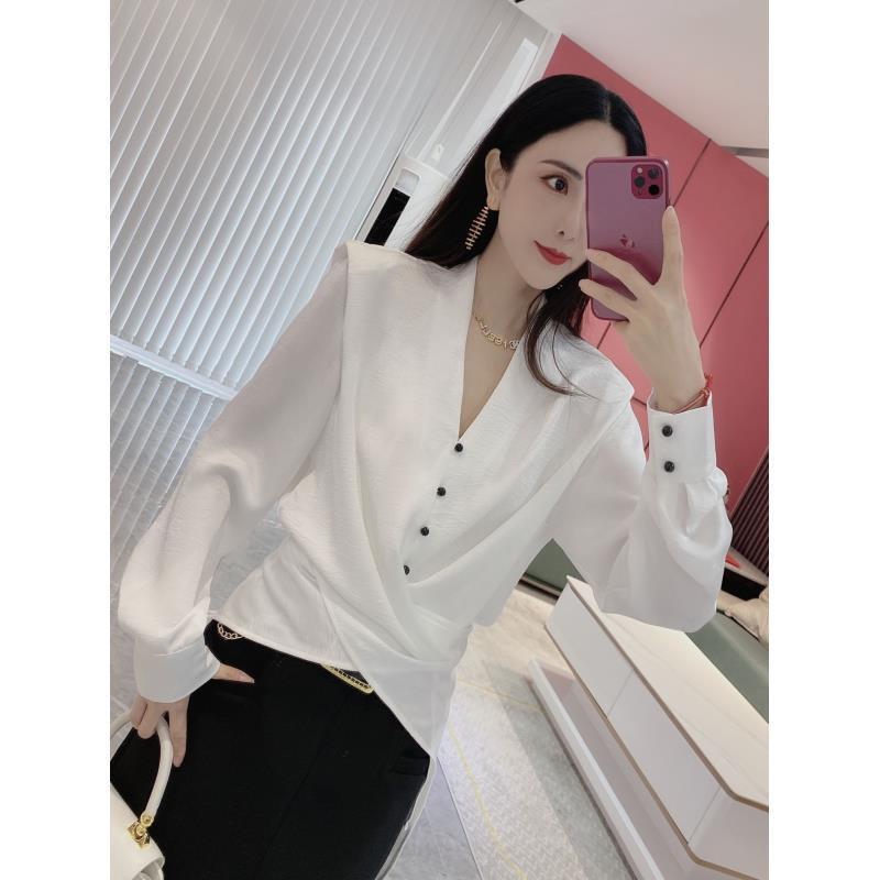 【橦颜推荐】V领排扣不规则系带衬衫1102（3.3）