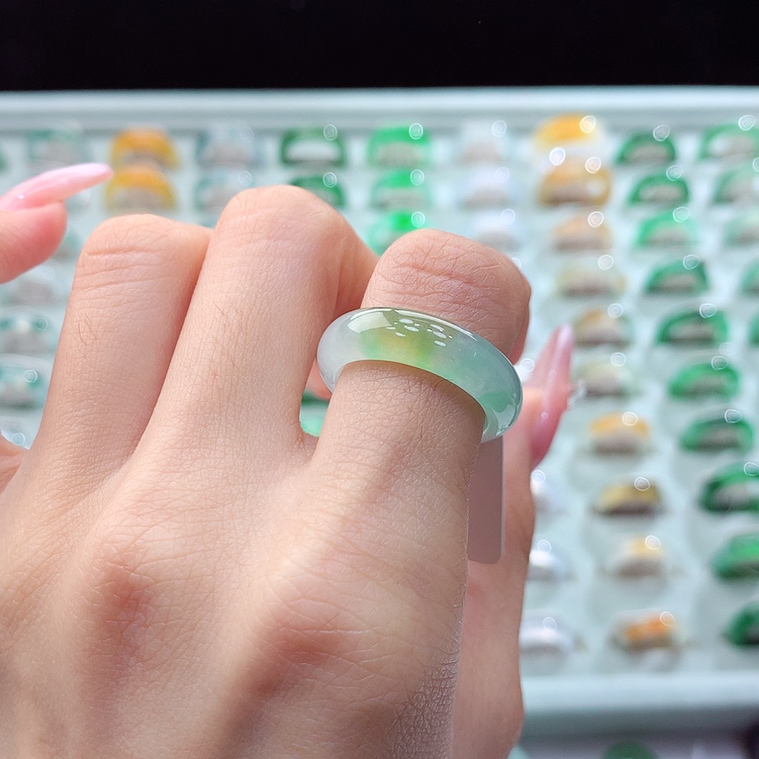 翡翠未镶嵌戒指12号