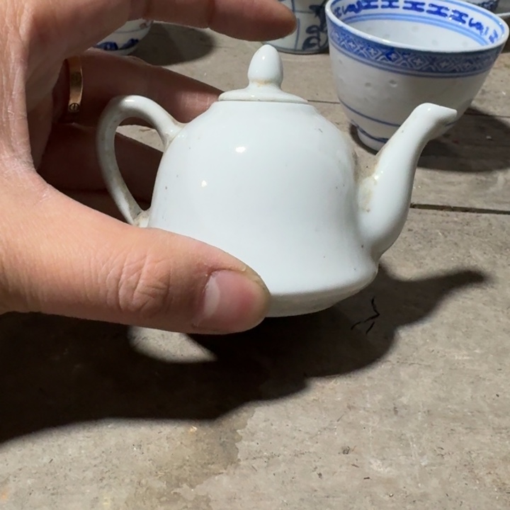 摆件景德镇小白壶