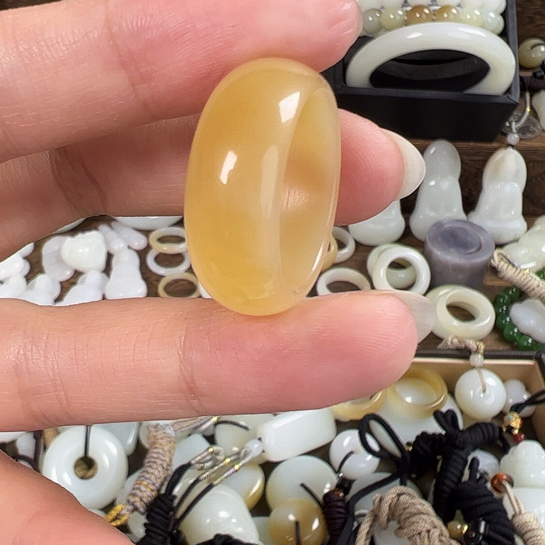 石***头颈饰未镶嵌和田玉