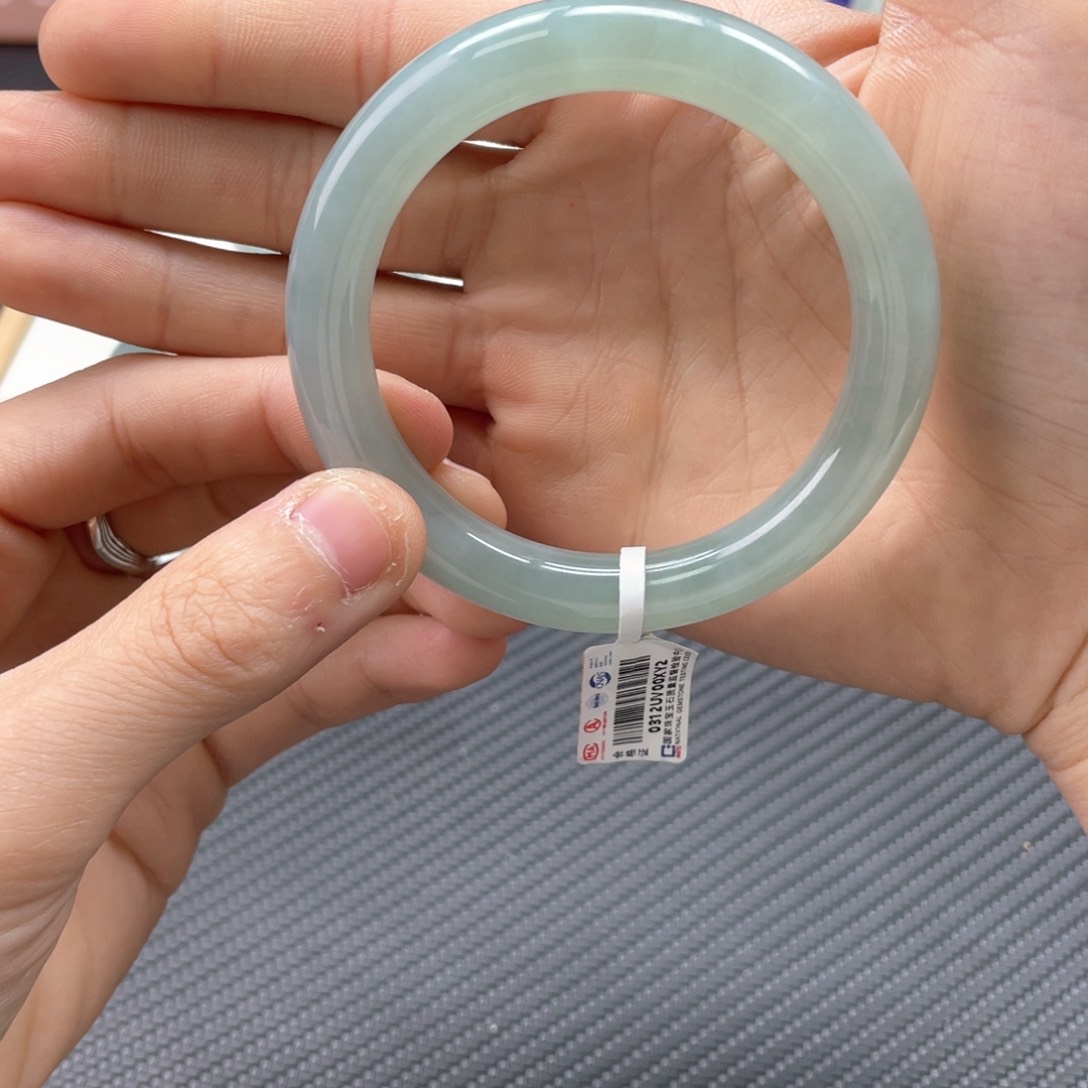 翡翠手镯未镶嵌天然缅甸a货翡翠手镯