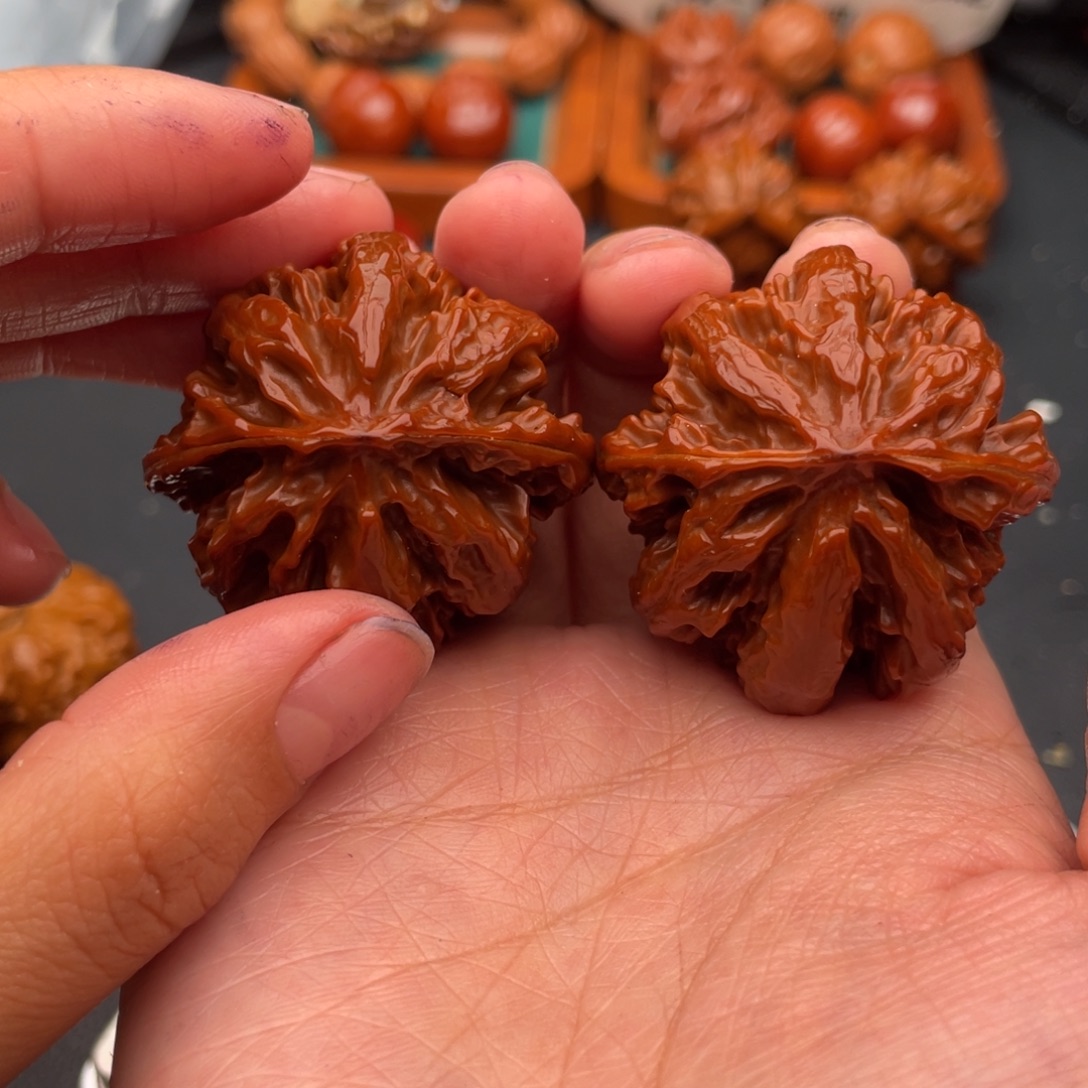 芝***儿把件文玩核桃霸王龙