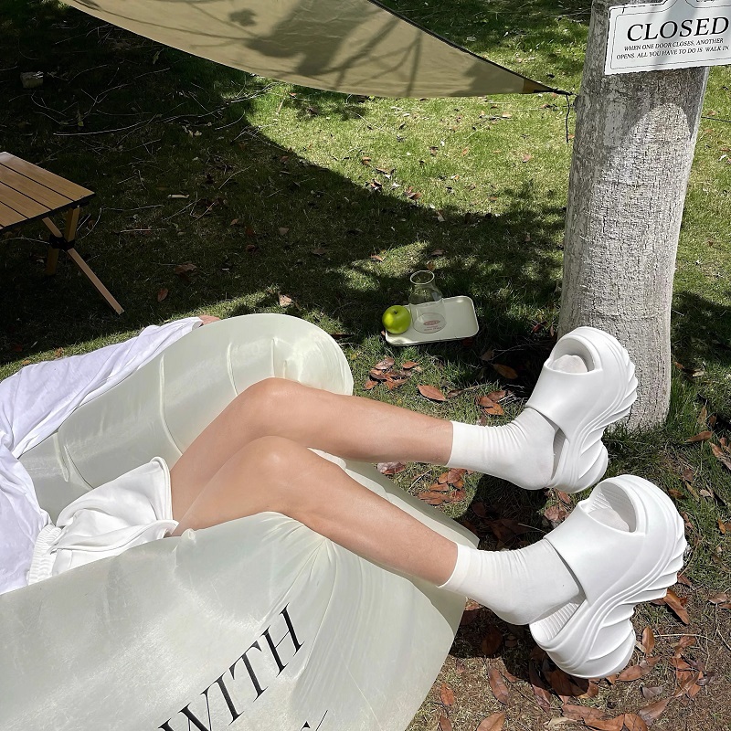 ins厚底女夏增高时尚百搭一字松糕拖松糕/摇摇鞋白色夏季女鞋