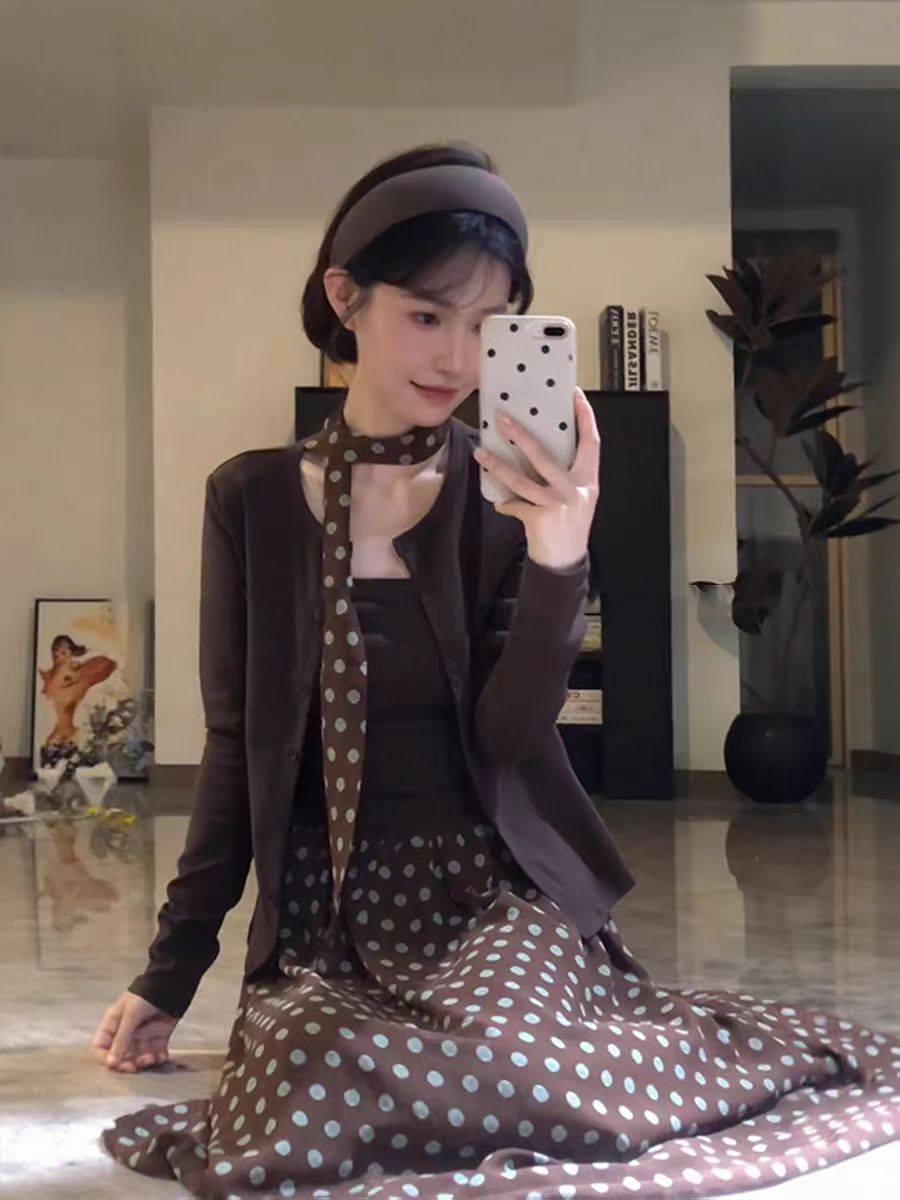 （看姐妹预约人数上新款式）新款韩版开衫搭波点连衣裙套装