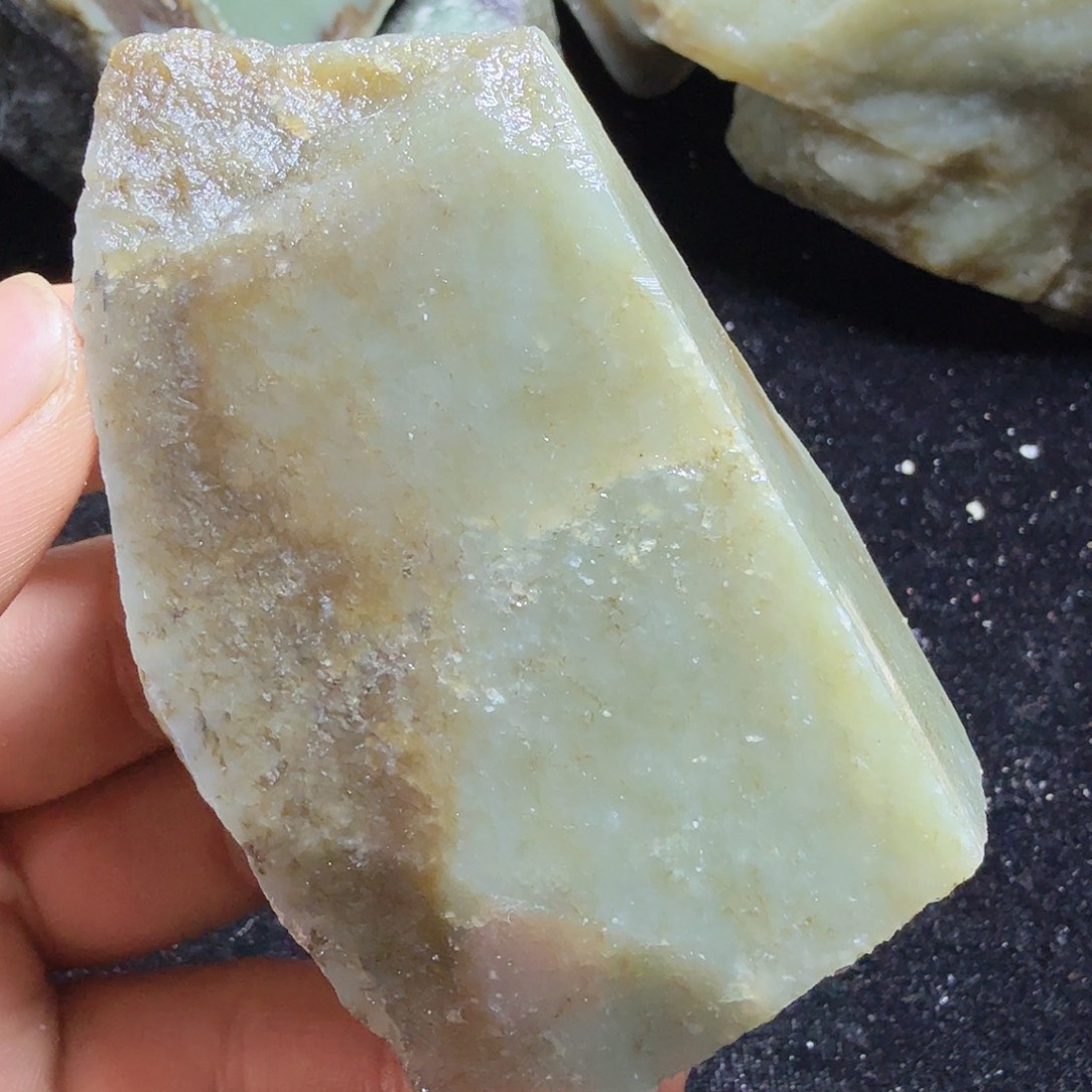 和田玉（糖玉）未镶嵌珠宝半成品