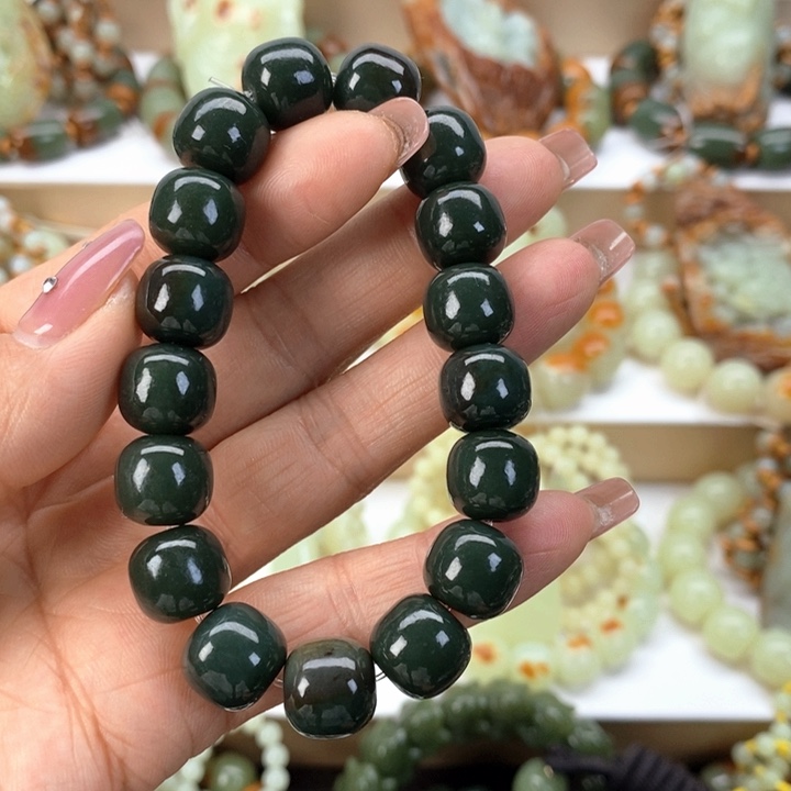 【闪购商品】透闪石质玉手串未镶嵌