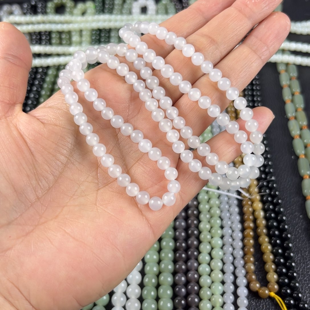 和田玉颈饰未镶嵌