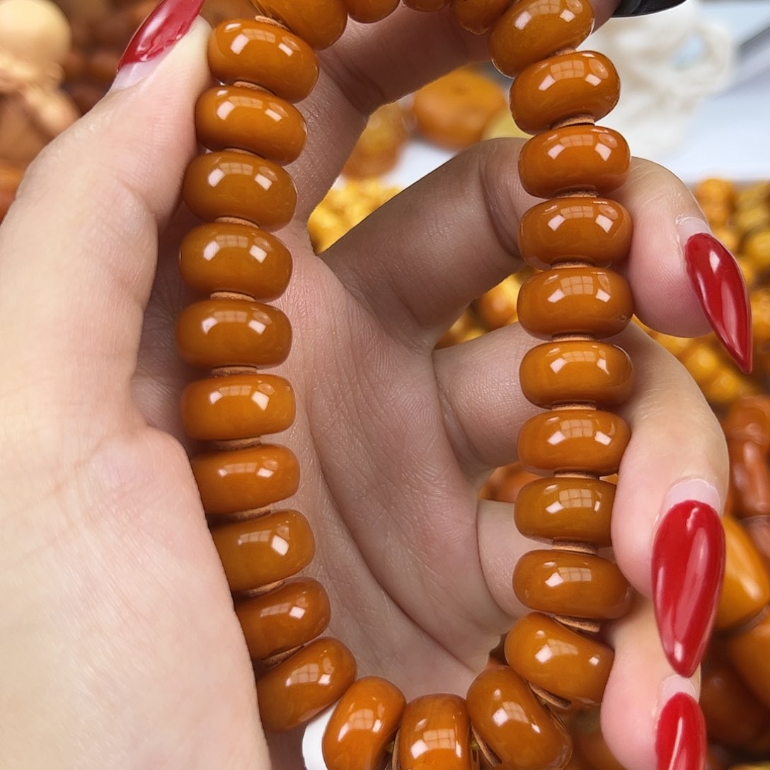 琥珀颈饰未镶嵌蜜蜡