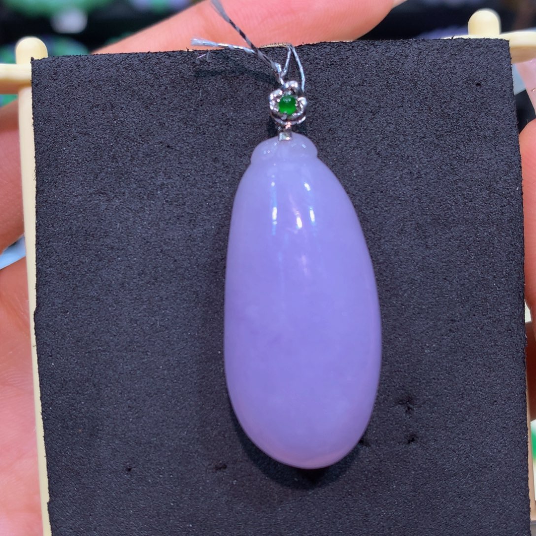 翡翠18K金镶嵌颈饰翡翠