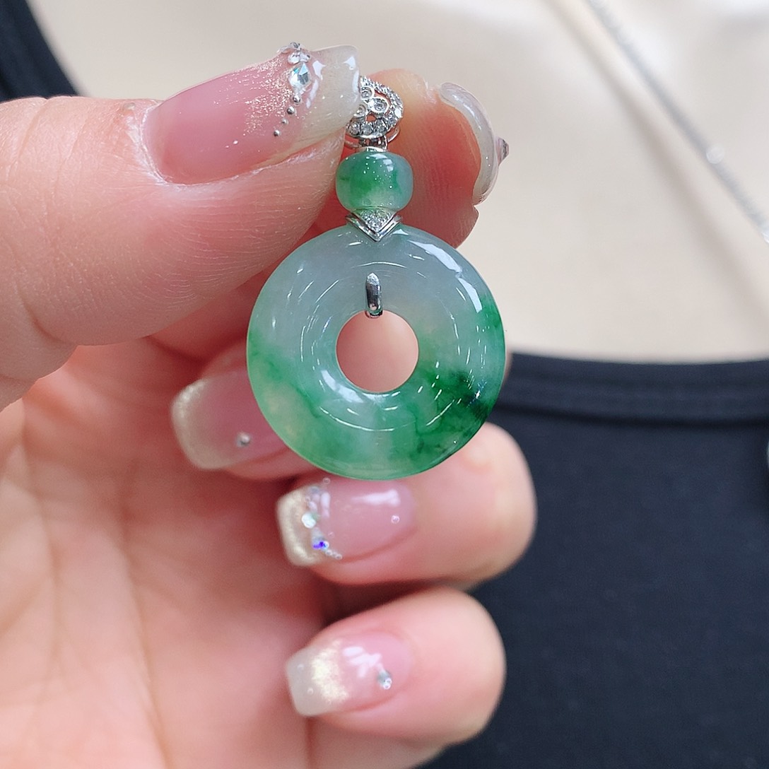 翡翠颈饰18K金镶嵌甜甜圈