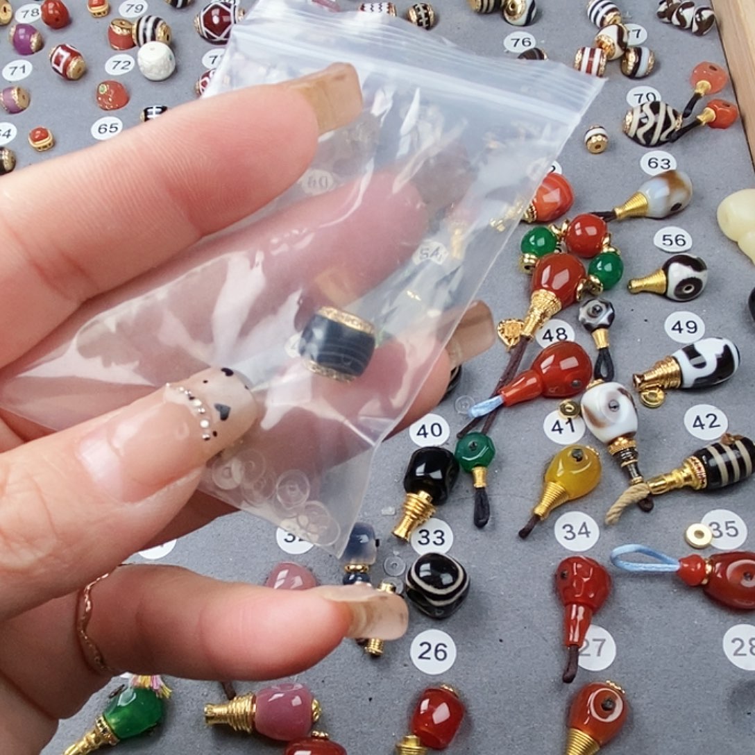 甄***好玛瑙/玉髓未镶嵌饰品