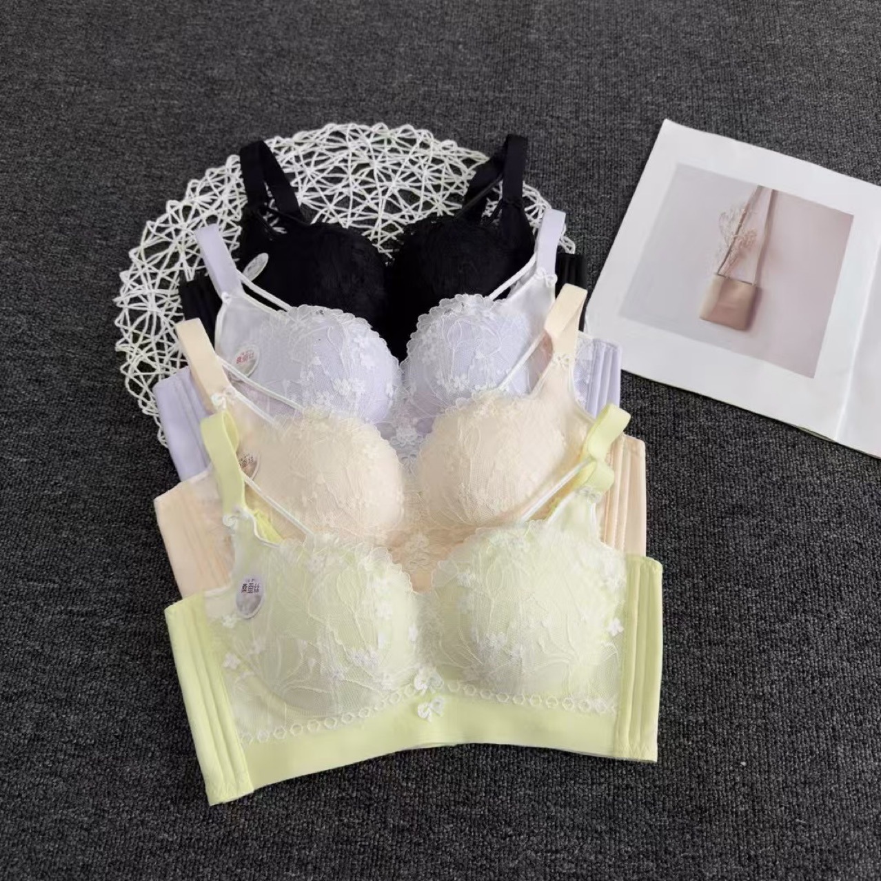 蚕丝厚杯性感蕾丝中厚柔软舒适胸罩小胸聚拢调整型尾货品质文胸