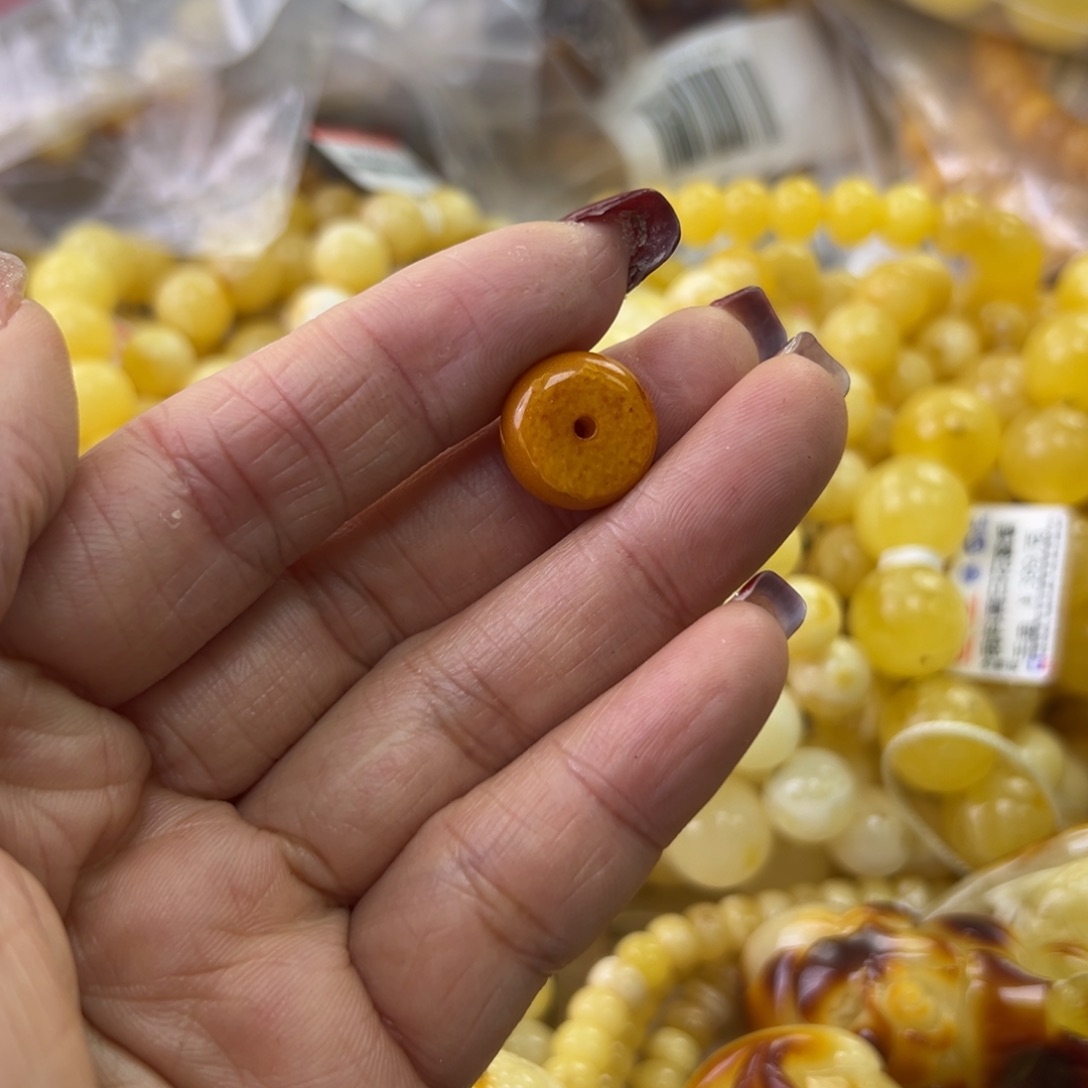 琥珀珠宝奇石未镶嵌