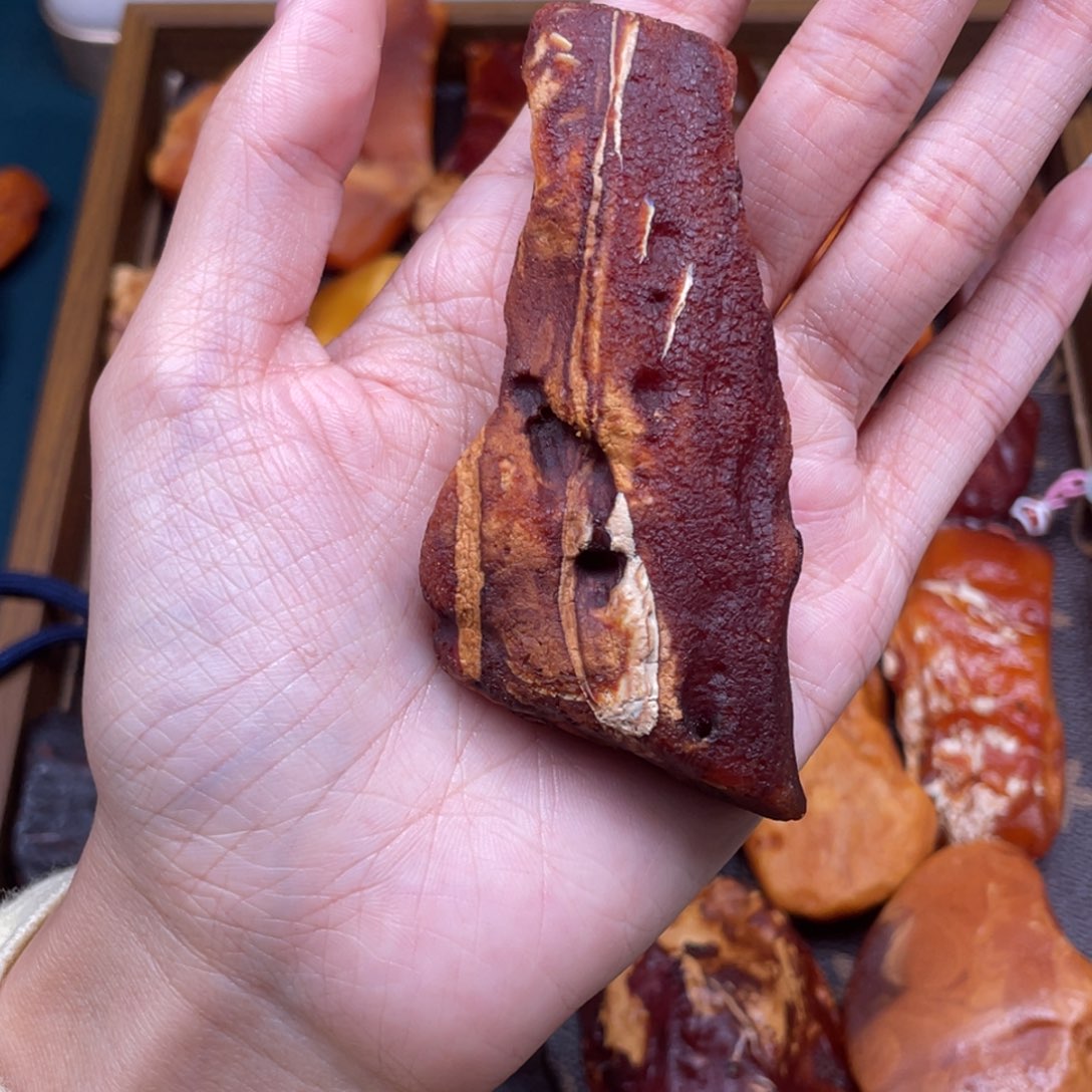 琥珀未镶嵌珠宝奇石