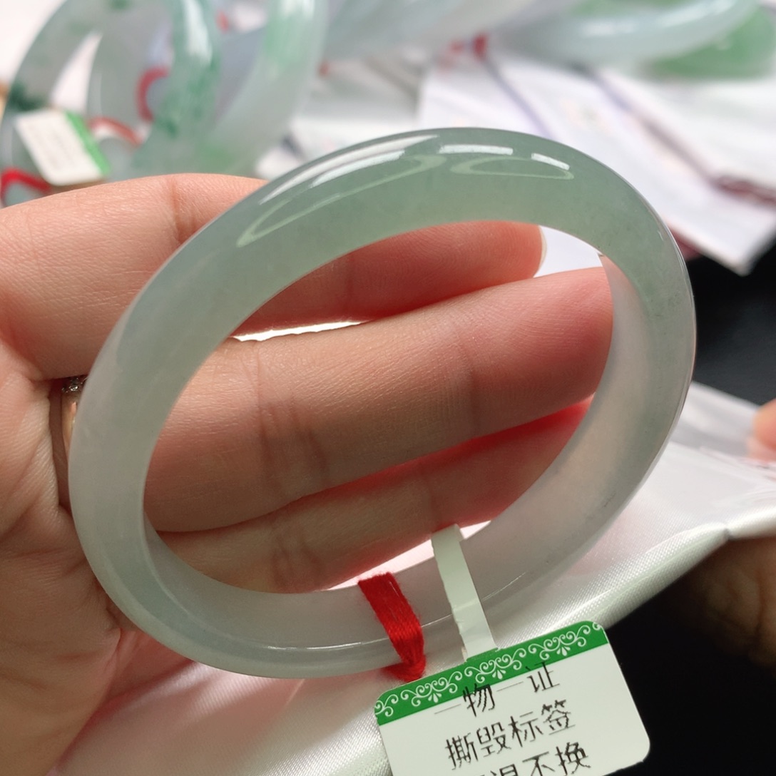翡翠未镶嵌手镯贵妃52