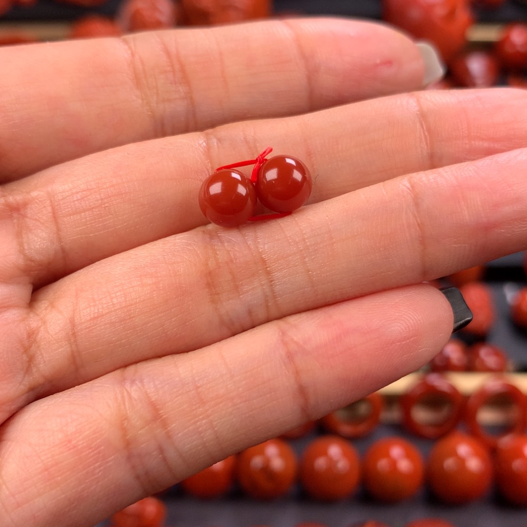 未镶嵌圆珠对珠6.7mm南红玛瑙