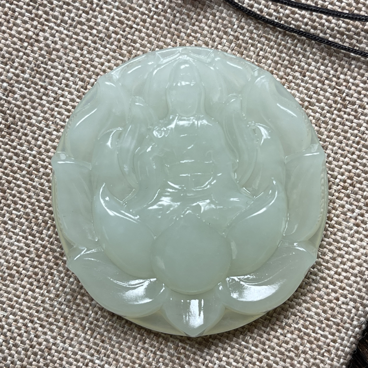 岫玉坐莲观音吊坠 挂件