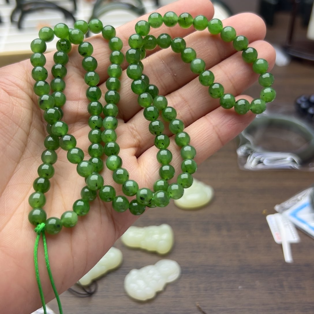 和田玉未镶嵌颈饰108卡6……199碧玉