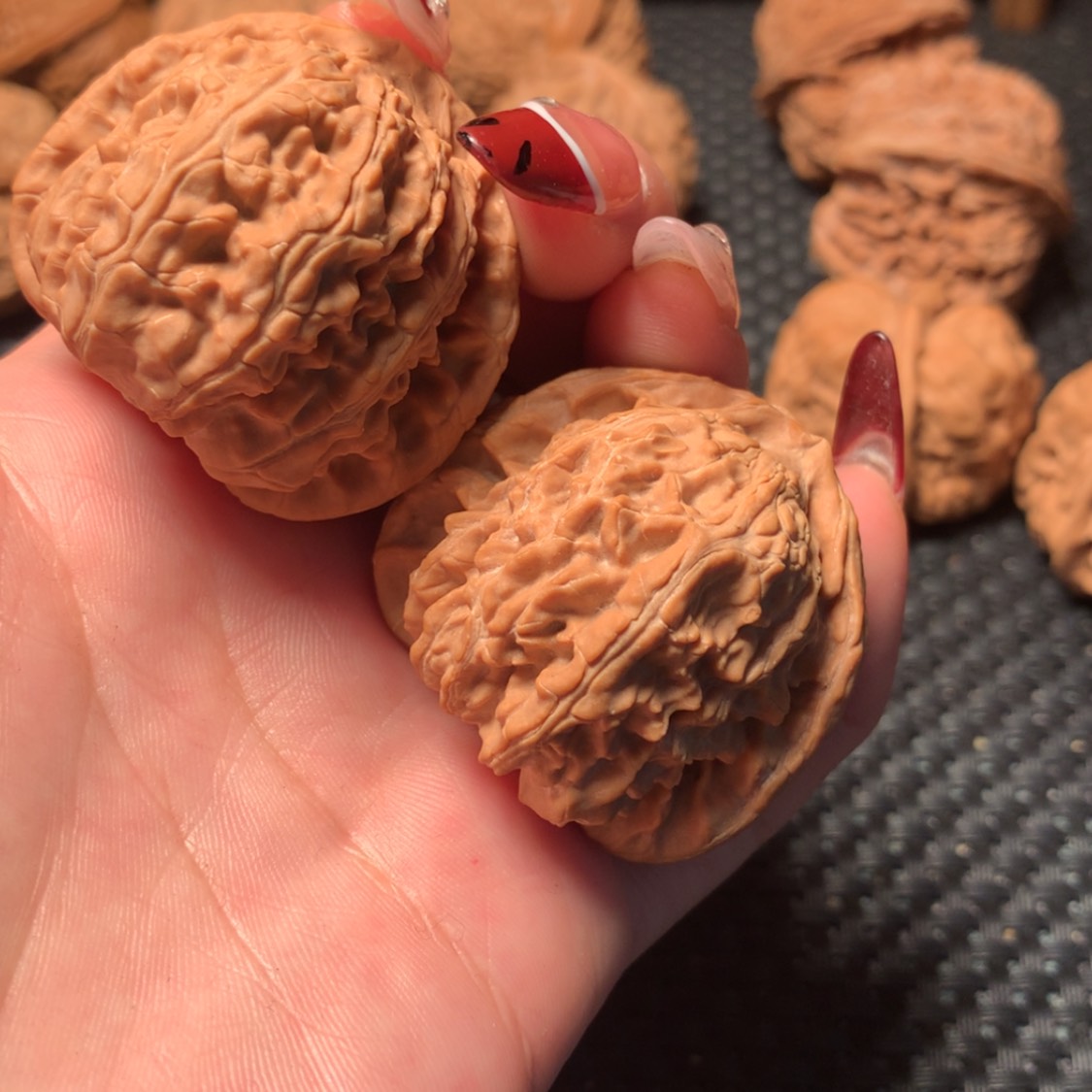 【闪购商品】文玩核桃吊坠◎*克三角蛤蟆头白