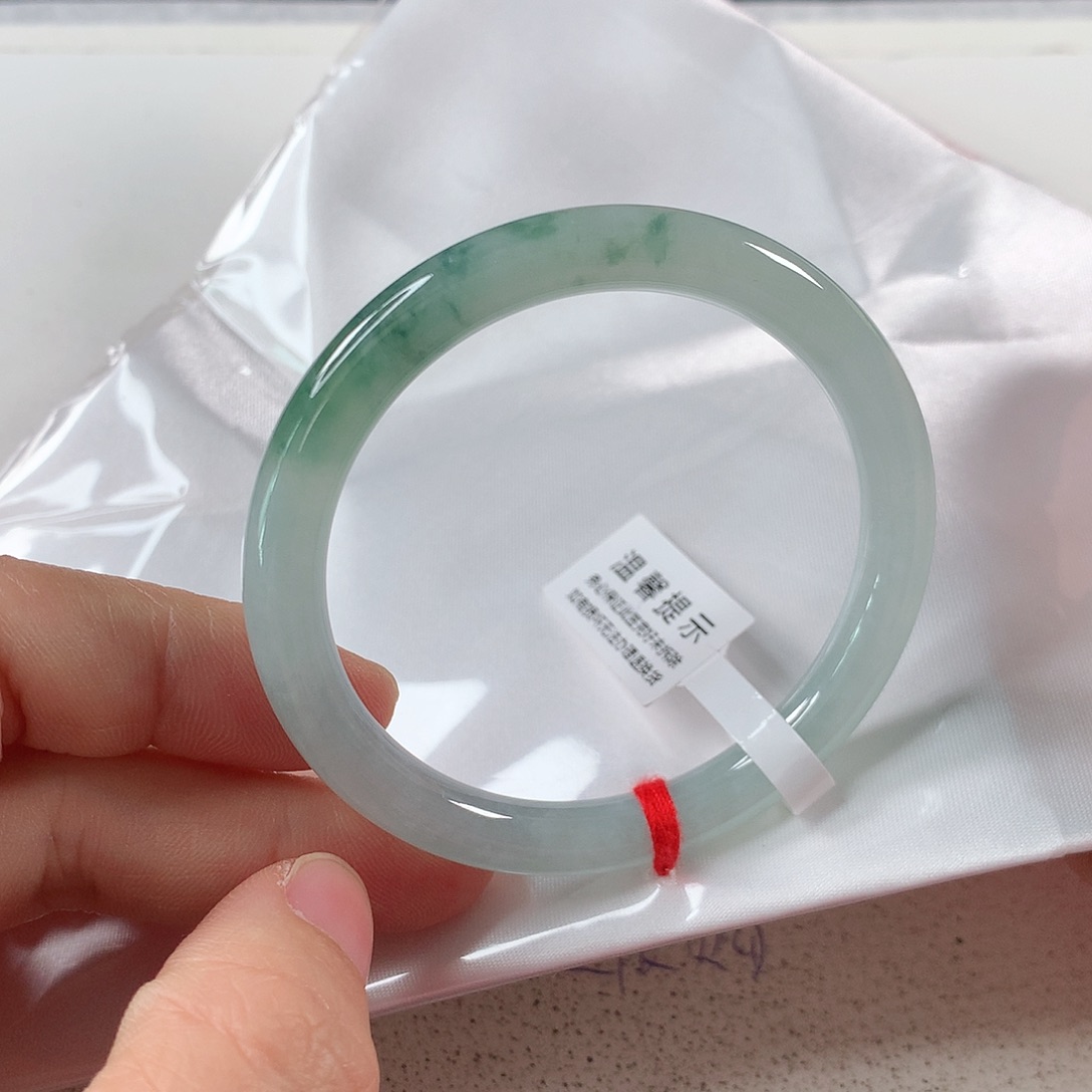 翡翠手镯未镶嵌①④⑨