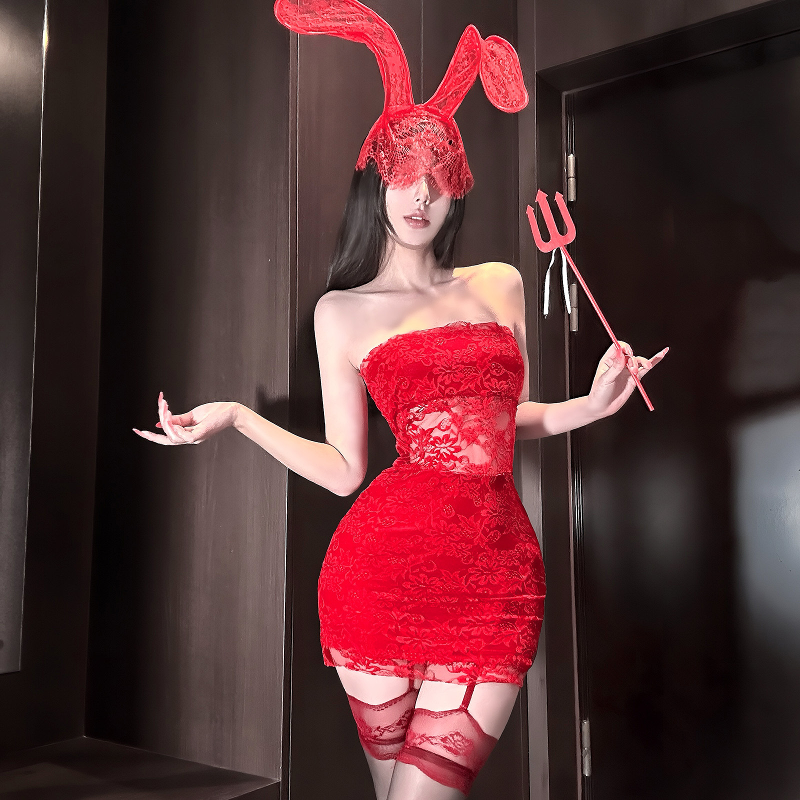 法式御姐风红色蕾丝抹胸连衣裙女夏季气质高级感修身显瘦包臀短裙