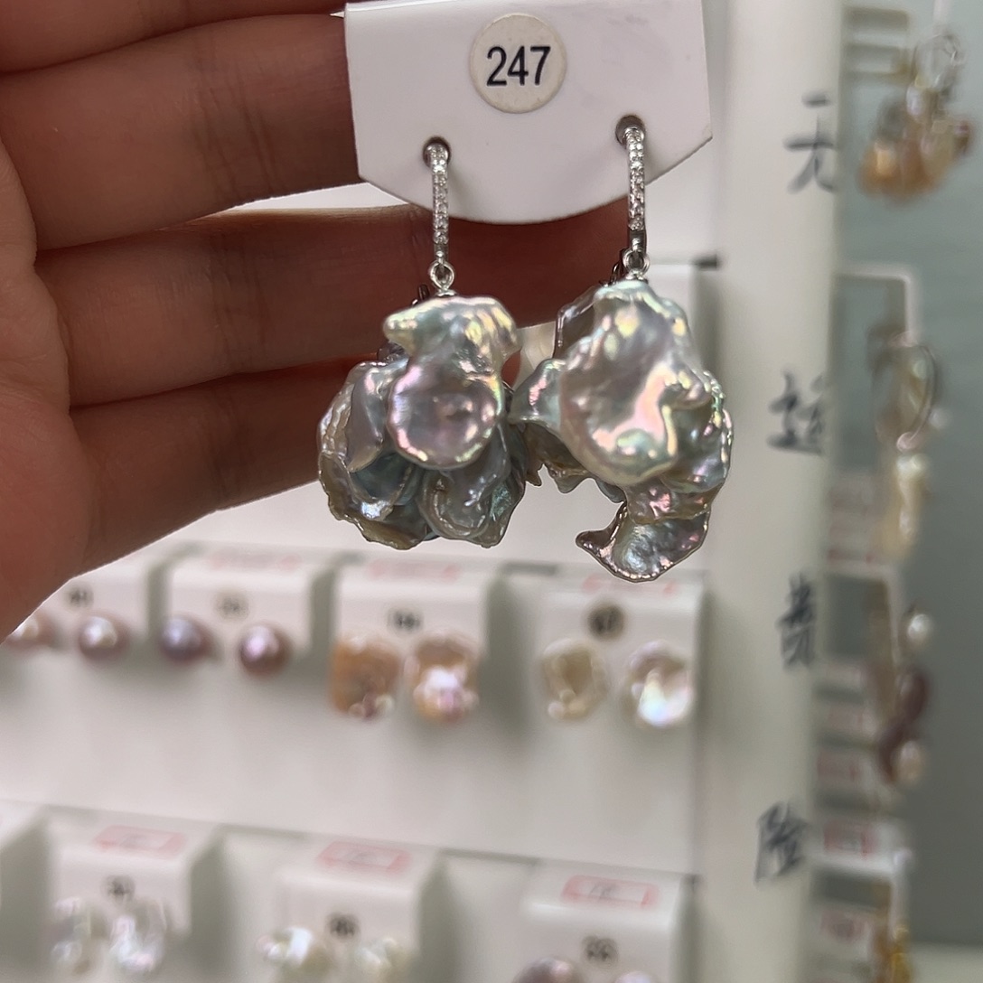 *****非金属巴洛克花瓣耳饰 
