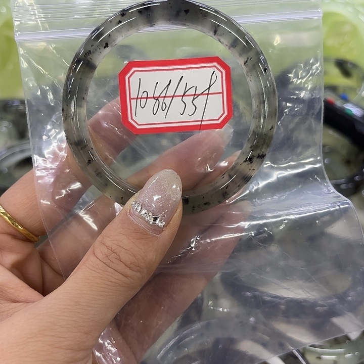 用***9蛇纹石玉未镶嵌手镯