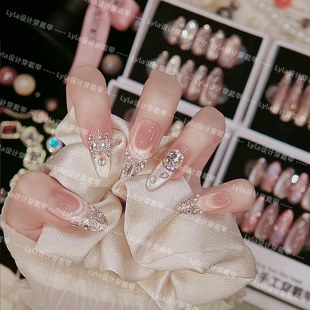 【玫瑰城堡】纯手工穿戴美甲猫眼光疗立体锆石钻爆闪蹦迪满钻