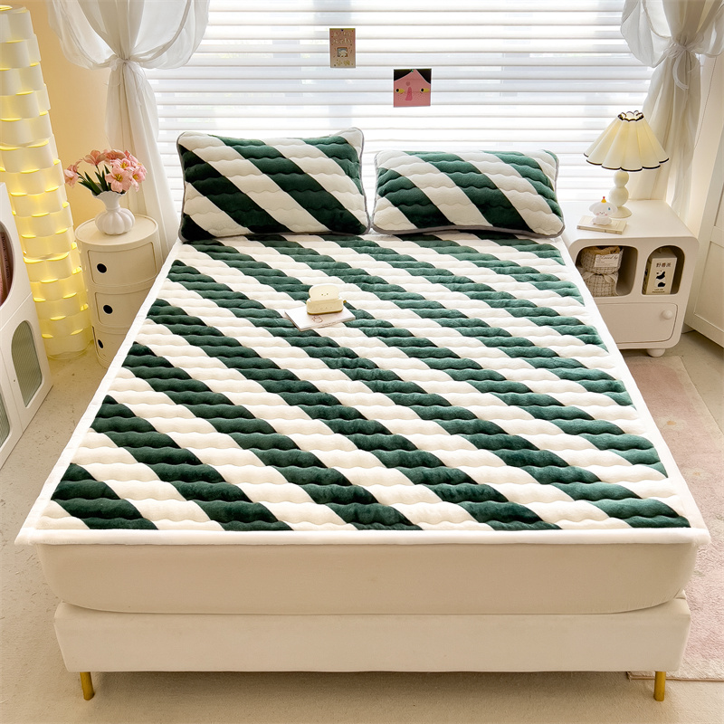 【晴美】亲肤牛奶绒夹棉床护垫-全系列