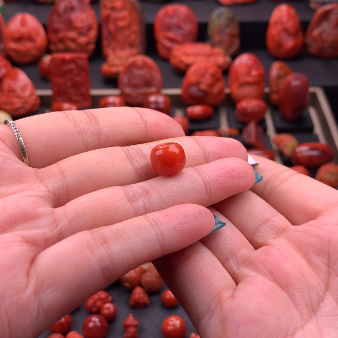 南红玛瑙南红川料原矿老型11mm未镶嵌