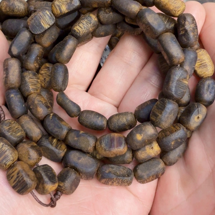 沉香手串哈*白棋楠沉香虫漏多圈手串33克