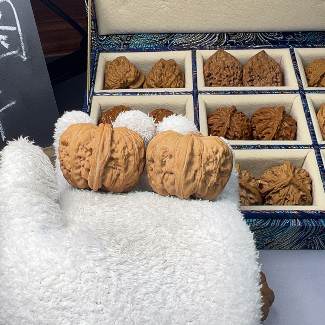 文玩核桃吊坠47元宝有修