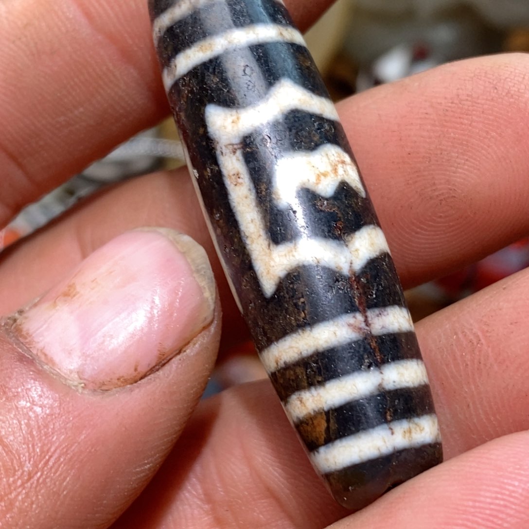 DIY琉璃珠子的颜色是蓝色的吗