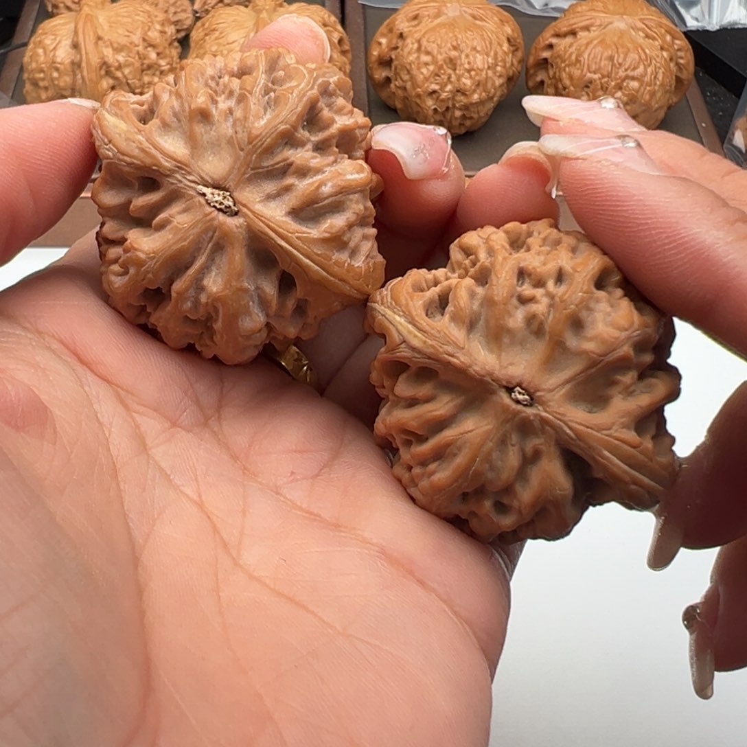 文玩核桃把件红锦鲤42