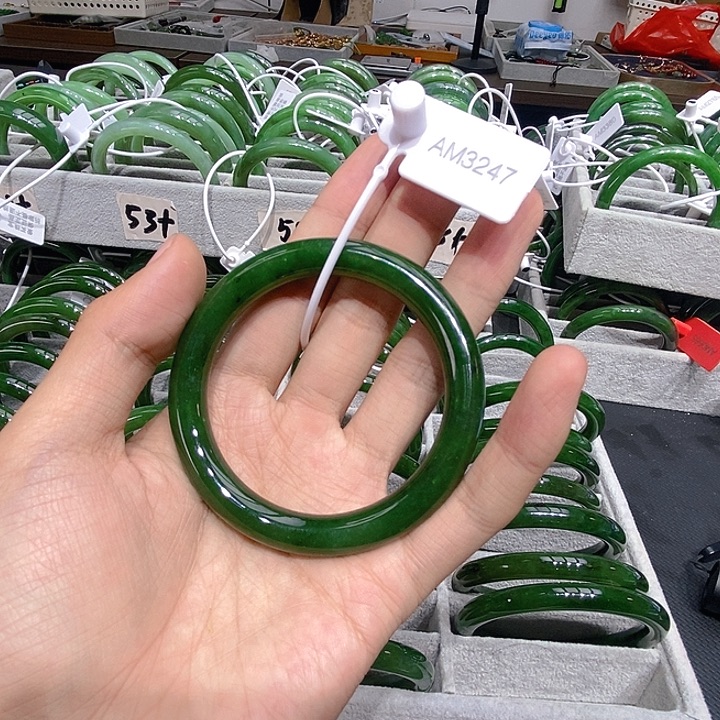 水***️和田玉（碧玉）未镶嵌手镯