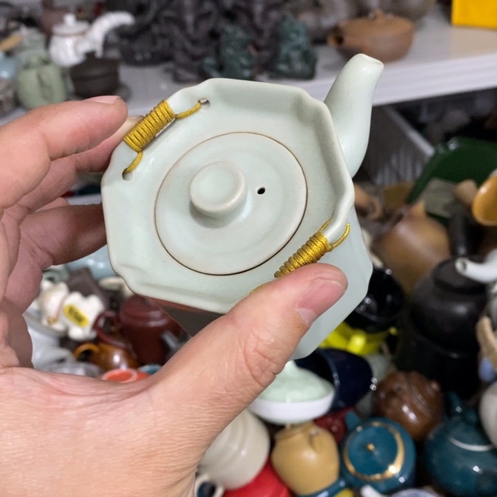 陶瓷艺术品及陶瓷壶