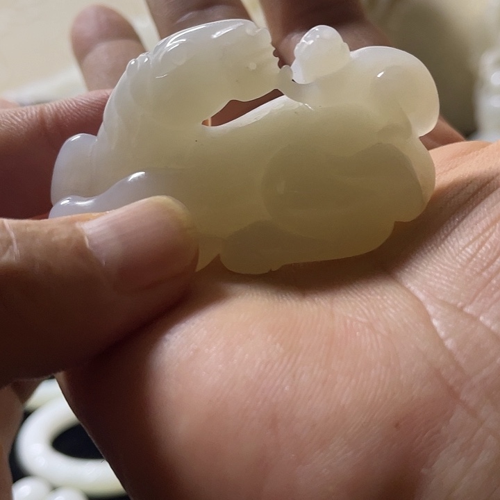 和田玉未镶嵌挂件