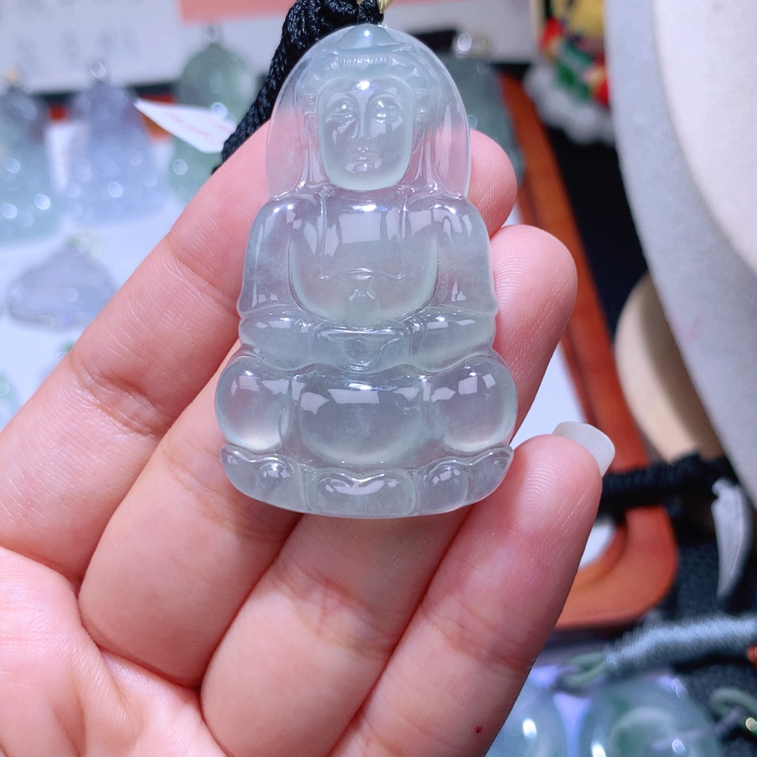 颈饰未镶嵌翡翠观音