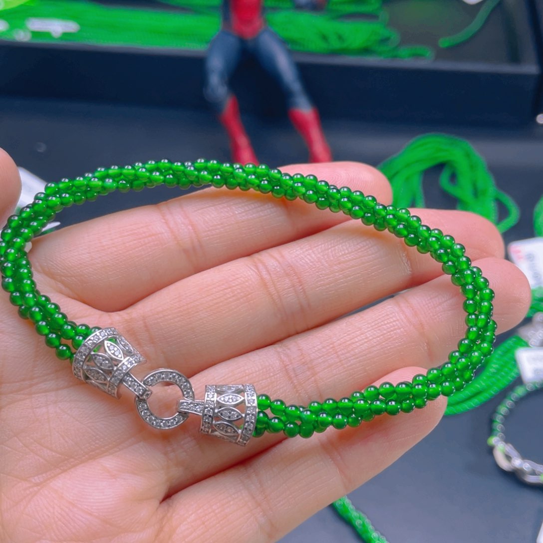 翡翠颈饰银S925镶嵌，1